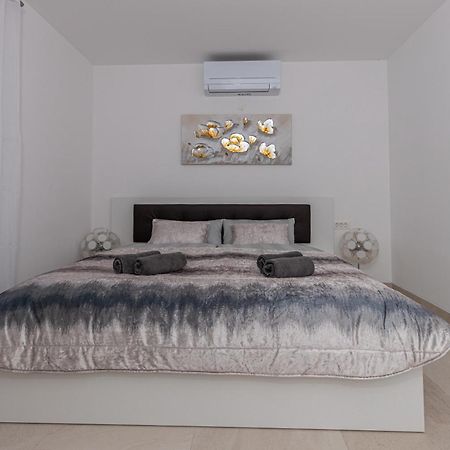 Apartmani Kecman 茨里克韦尼察 外观 照片