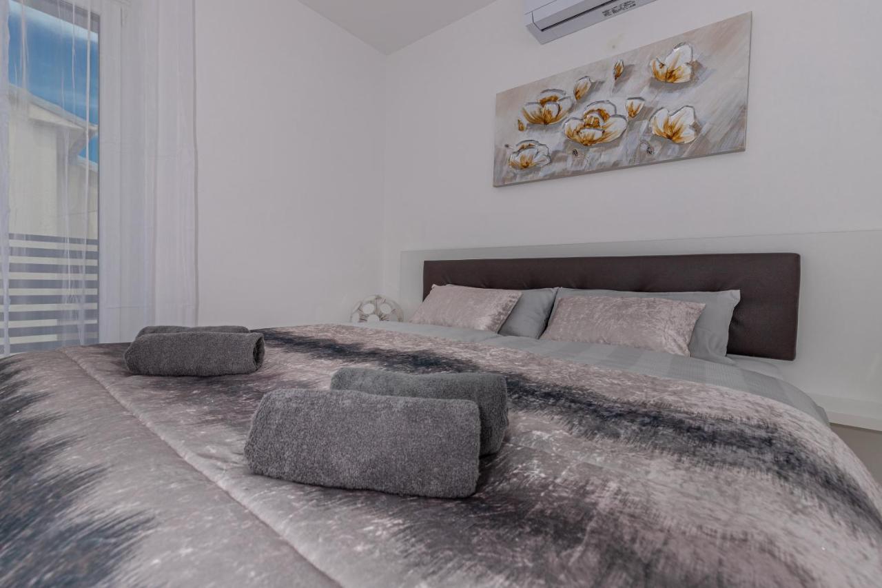 Apartmani Kecman 茨里克韦尼察 外观 照片