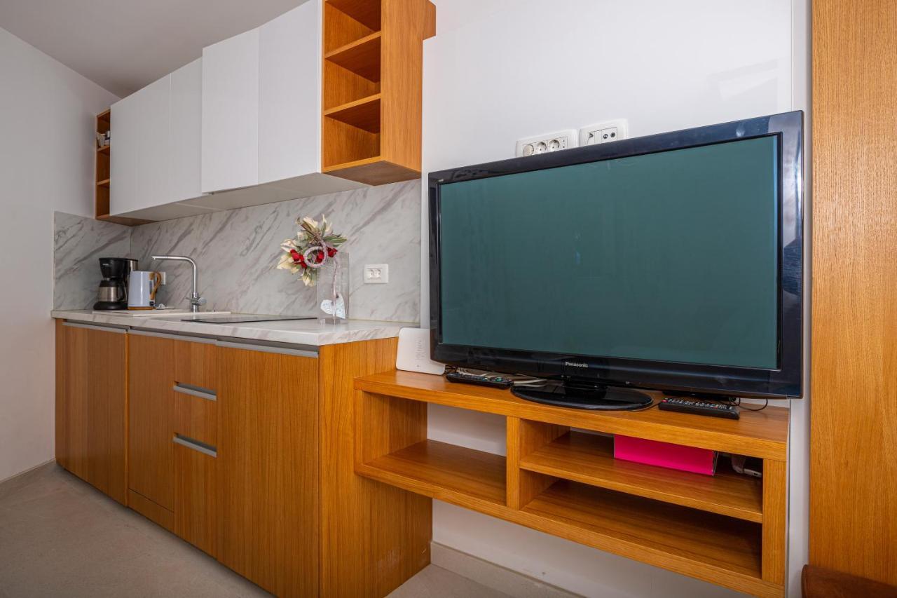 Apartmani Kecman 茨里克韦尼察 外观 照片