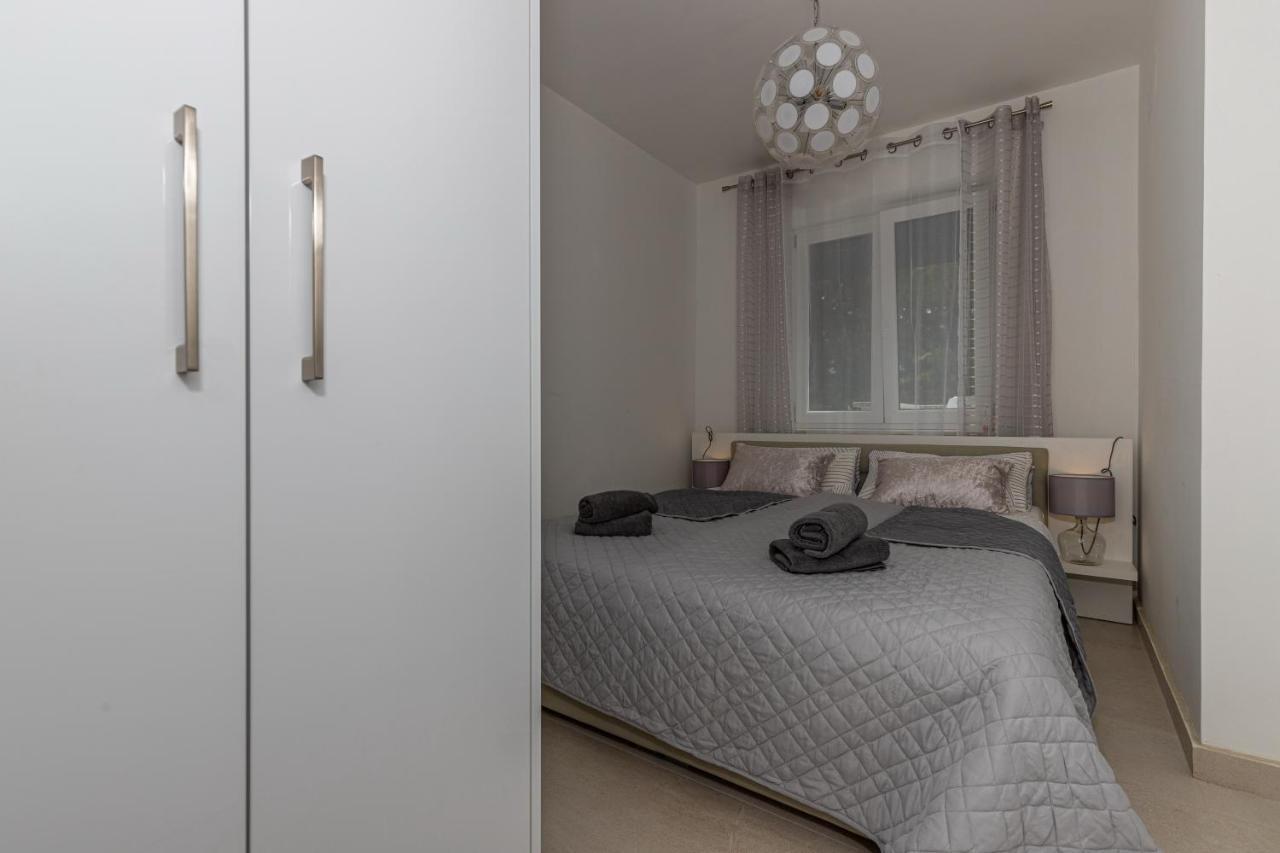 Apartmani Kecman 茨里克韦尼察 外观 照片
